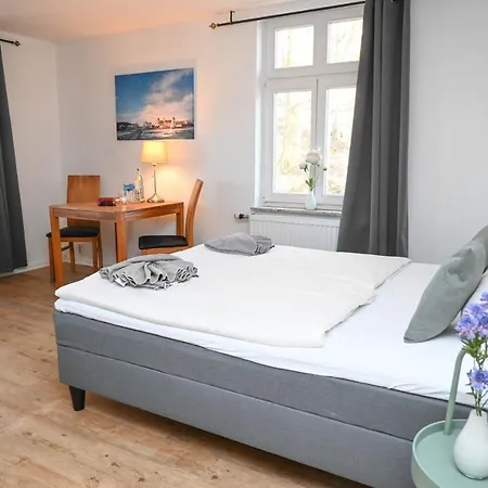 Sanssouci - Baederstilvilla Mit Individuellen Apartment *