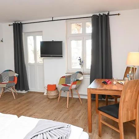 Sanssouci - Baederstilvilla Mit Individuellen Apartment