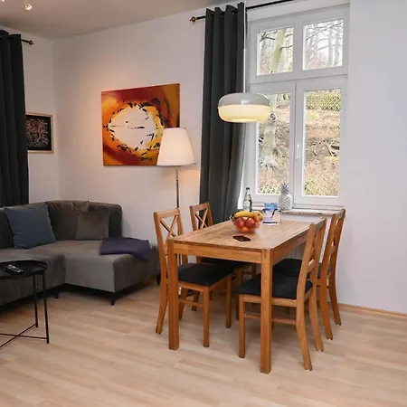 Sanssouci - Baederstilvilla Mit Individuellen Apartment