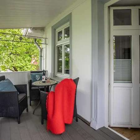 Sanssouci - Baederstilvilla Mit Individuellen Apartment Binz