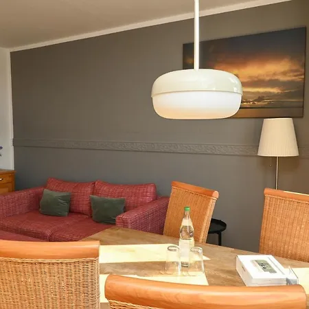 Sanssouci - Baederstilvilla Mit Individuellen Apartment Binz