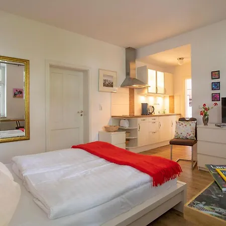 Sanssouci - Baederstilvilla Mit Individuellen Apartment Binz